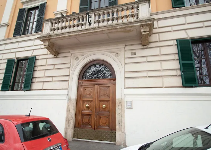 Trastevere Four Seasons Tiber View *