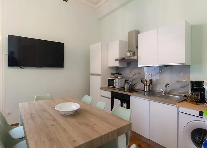 Trastevere Four Seasons Tiber View