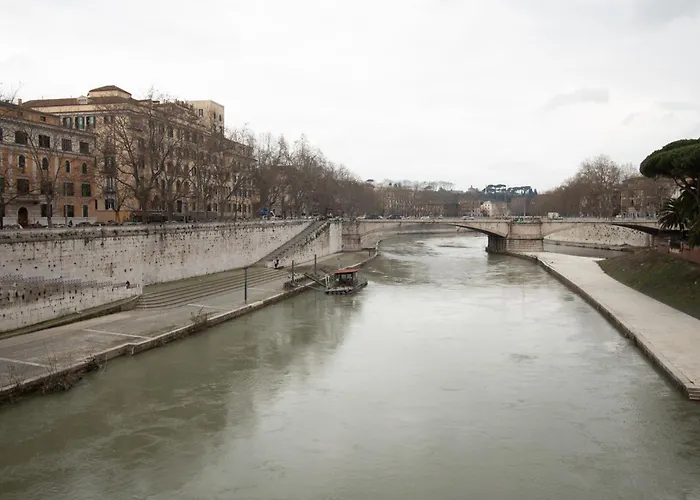 Trastevere Four Seasons Tiber View Rome